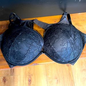 Victoria’s Secret black plunge bra - rear close, padded push up size 38D - used
